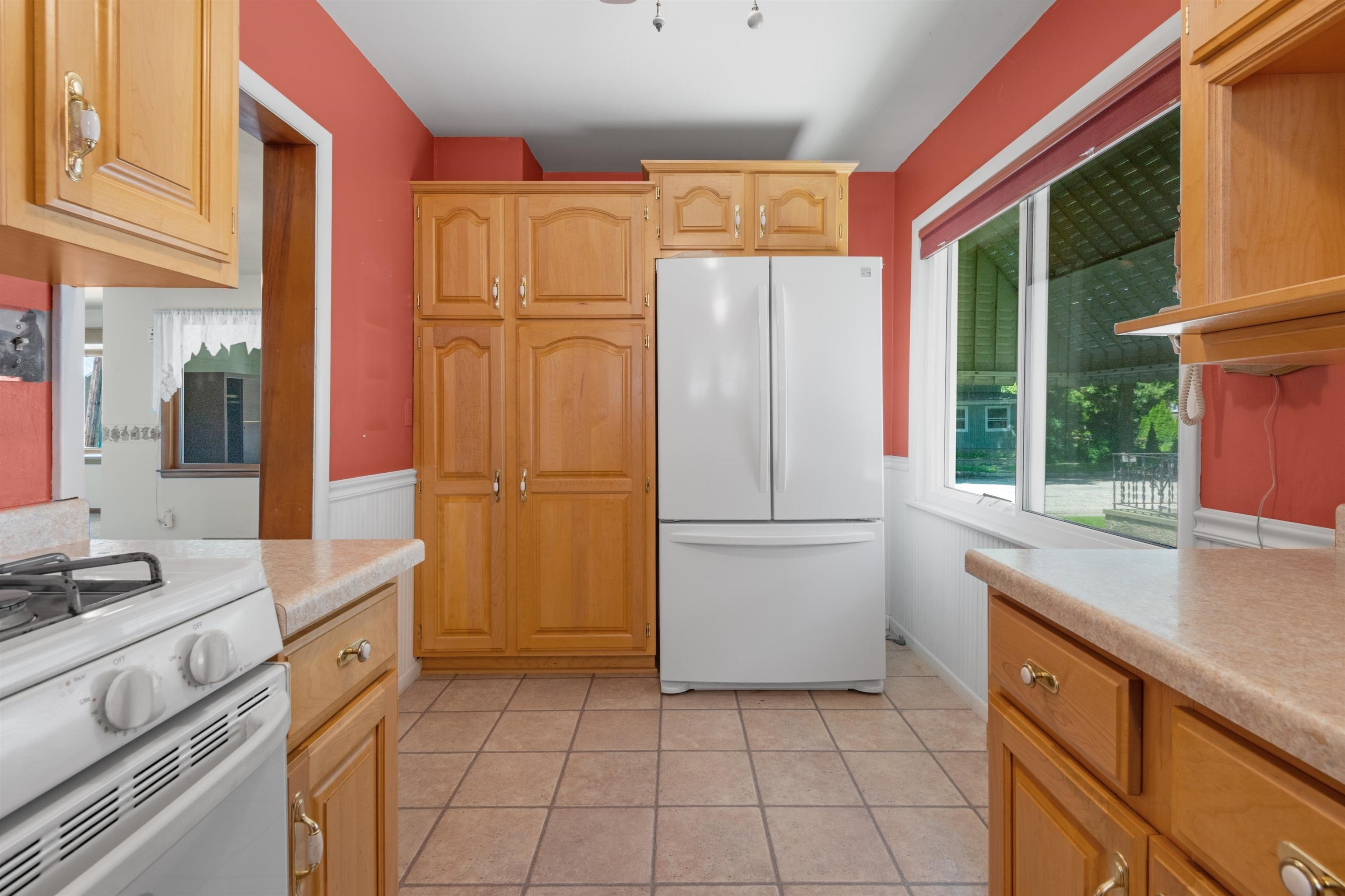 1925 Thomas Street Marinette, WI 54143 - Photo 11 of 20