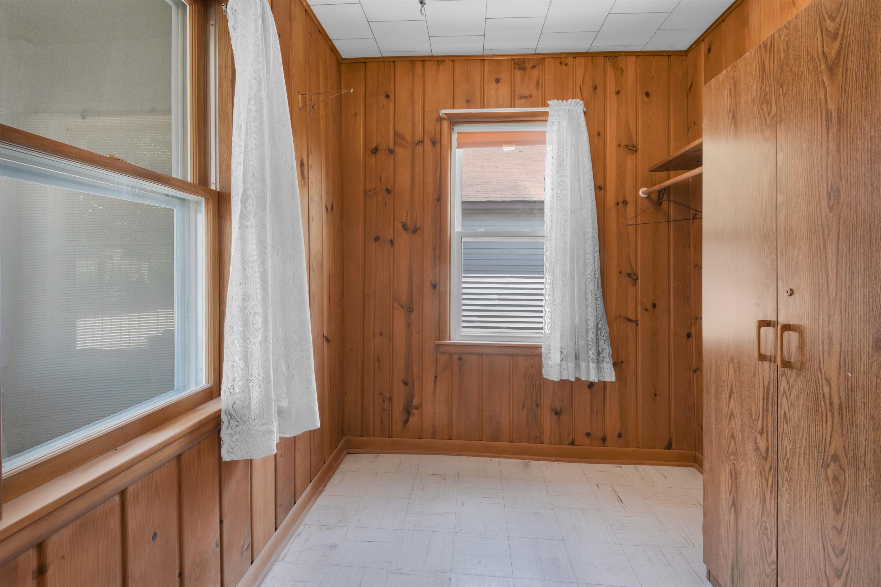 1925 Thomas Street Marinette, WI 54143 - Photo 14 of 20