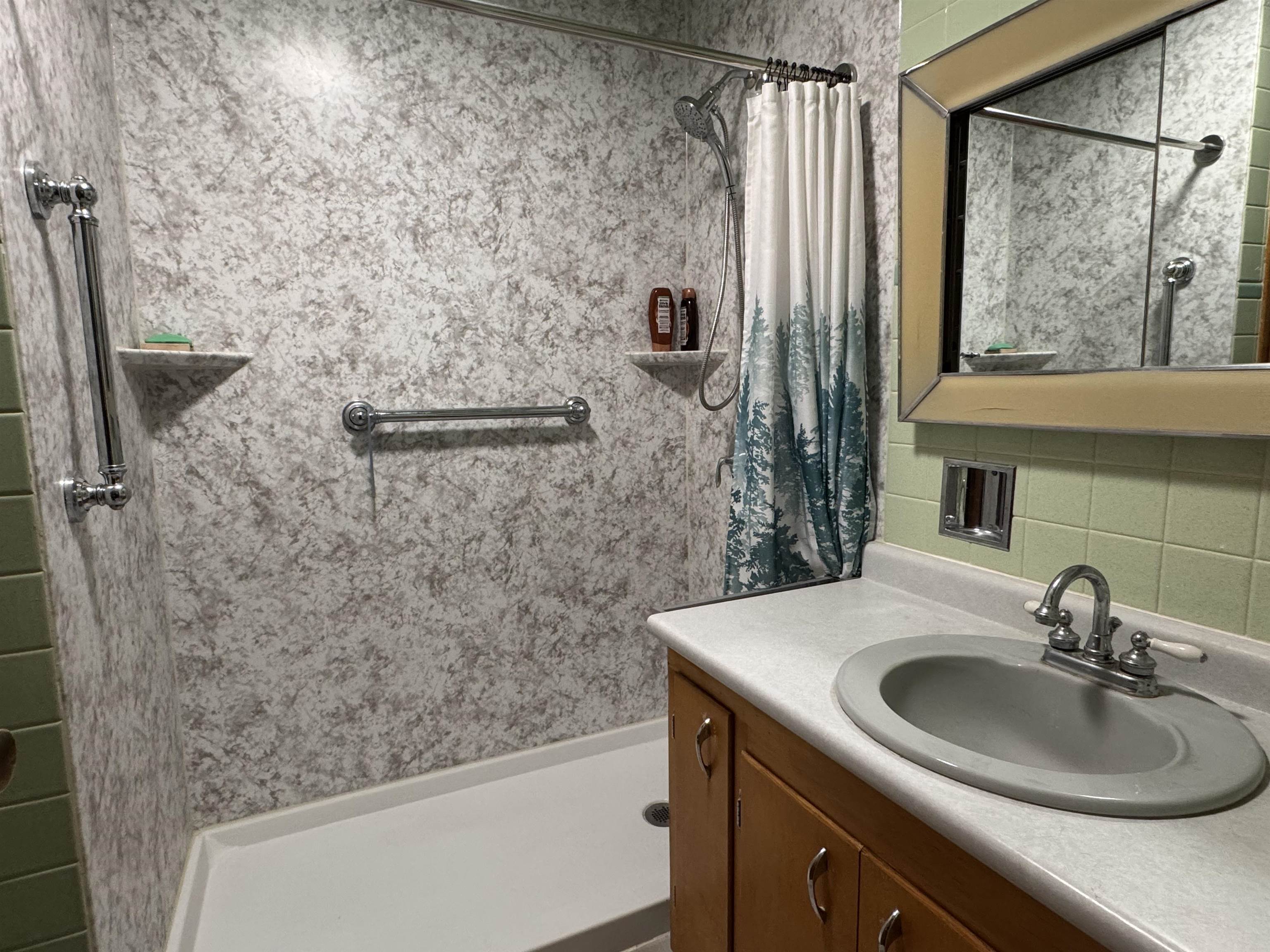 1925 Thomas Street Marinette, WI 54143 - Photo 10 of 20