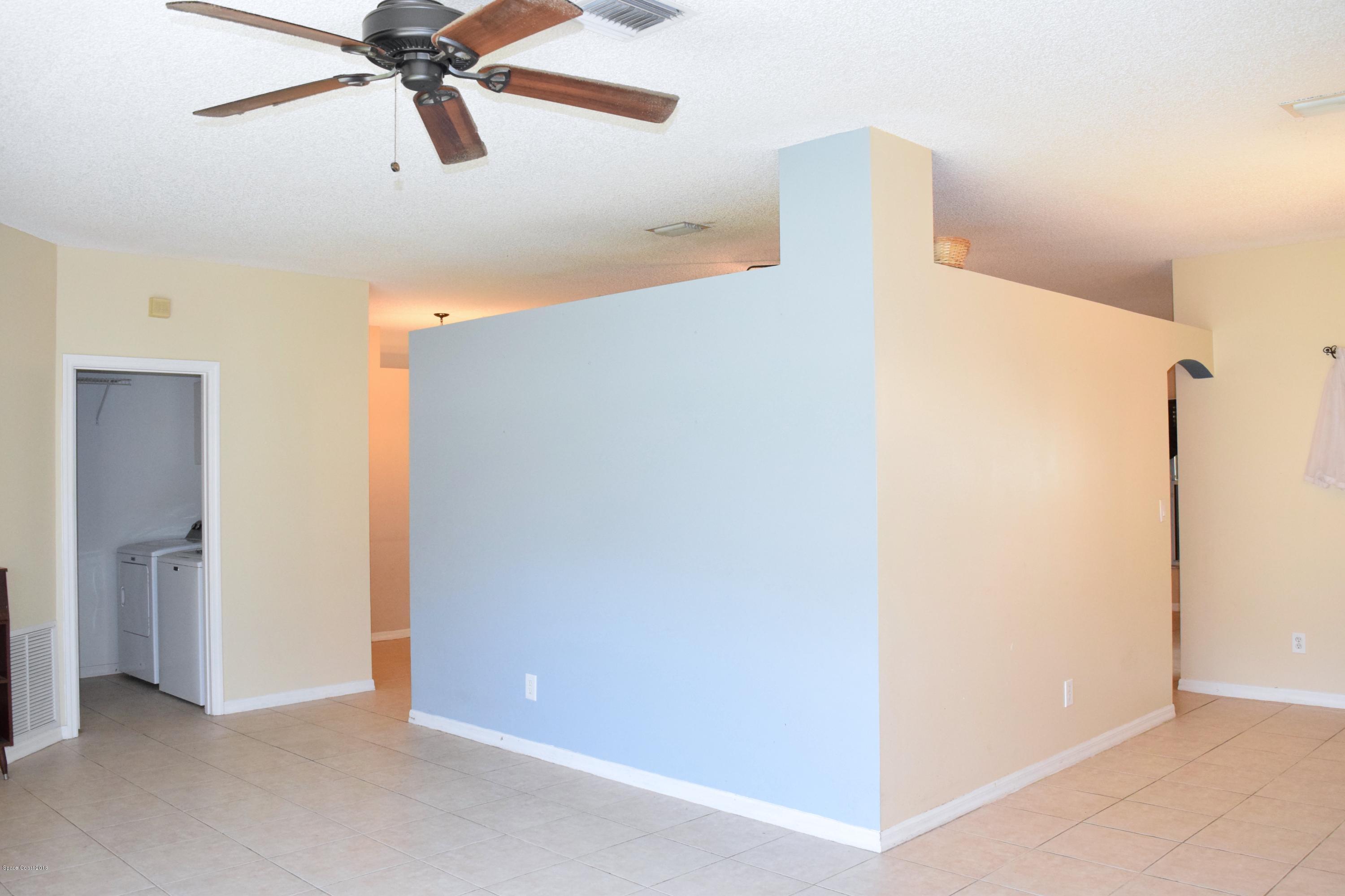 426 Danis Road Southwest Palm Bay, FL 32908 - Photo 4 of 45 DSC_0587