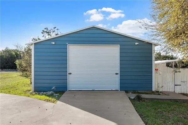 $459,900 | 656 County Road 3570, China Spring, TX 76633