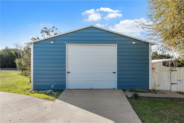 $459,900 | 656 County Road 3570, China Spring, TX 76633