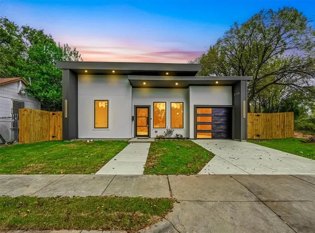 $279,900 | 2719 Starks Avenue, Dallas, TX 75215