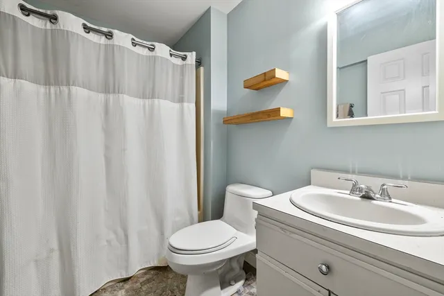 $2,250 | 45 Main Street, Unit 203, Wareham, MA 02571