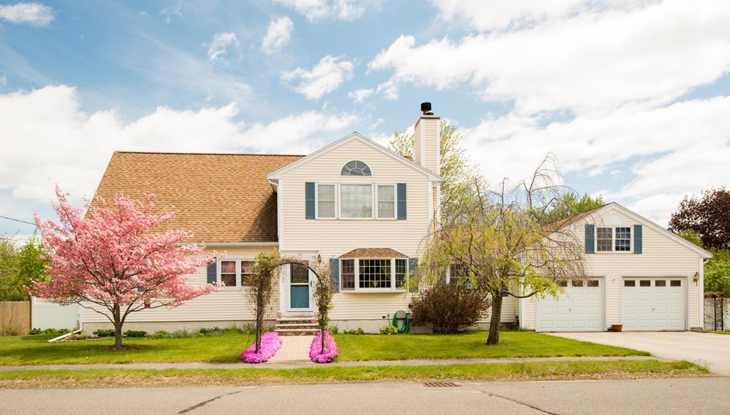 10 Manomet Road Peabody, MA 01960 - Photo 1 of 29 Gallery Image 1