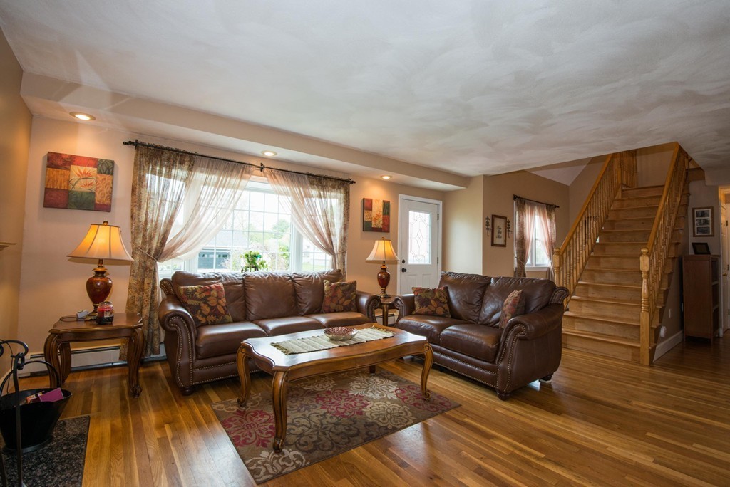 10 Manomet Road Peabody, MA 01960 - Photo 3 of 29 Gallery Image 3