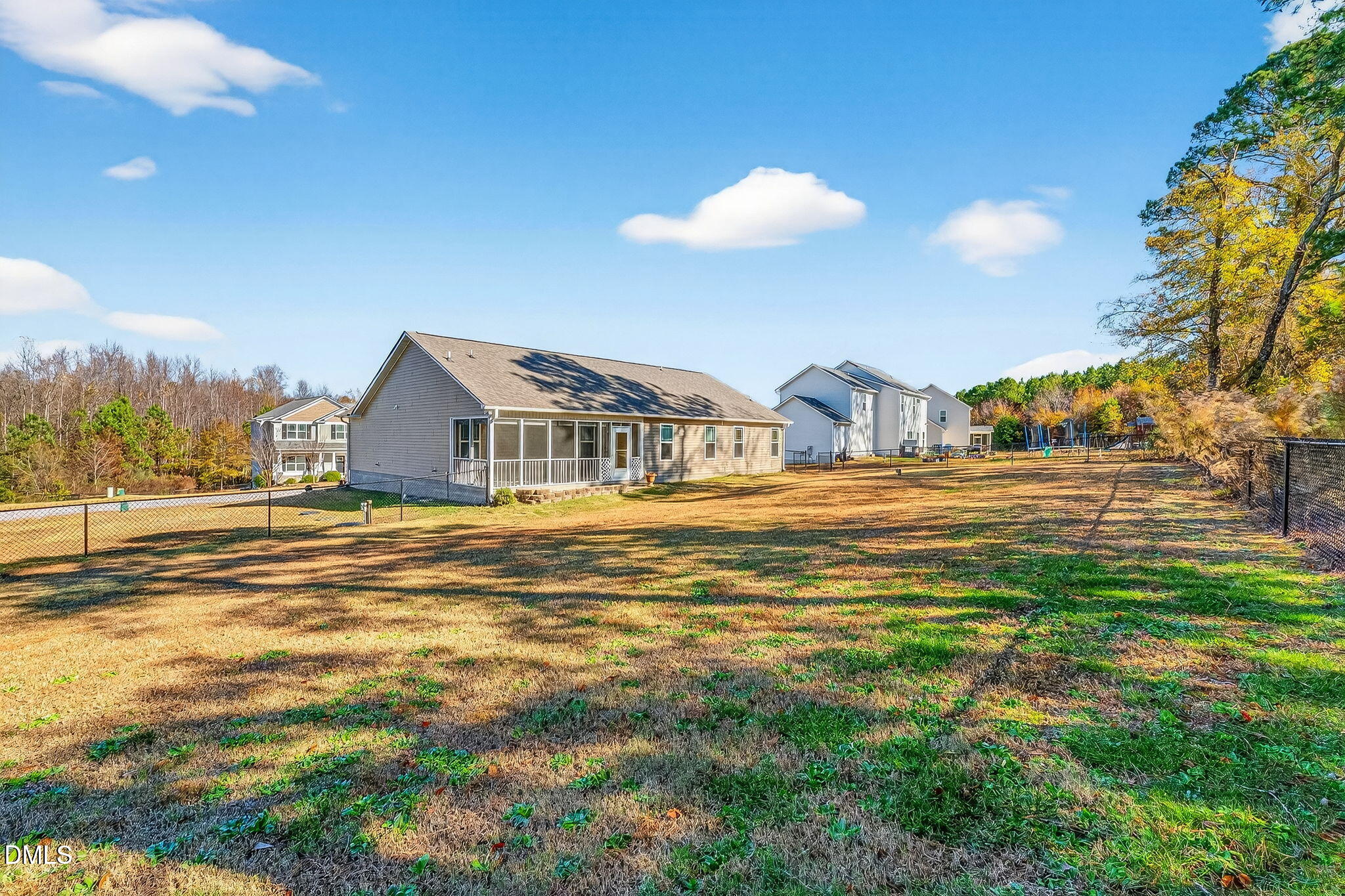 235 Highcroft Circle Benson, NC 27504 - Photo 15 of 19 40-web-or-mls-DSC07507