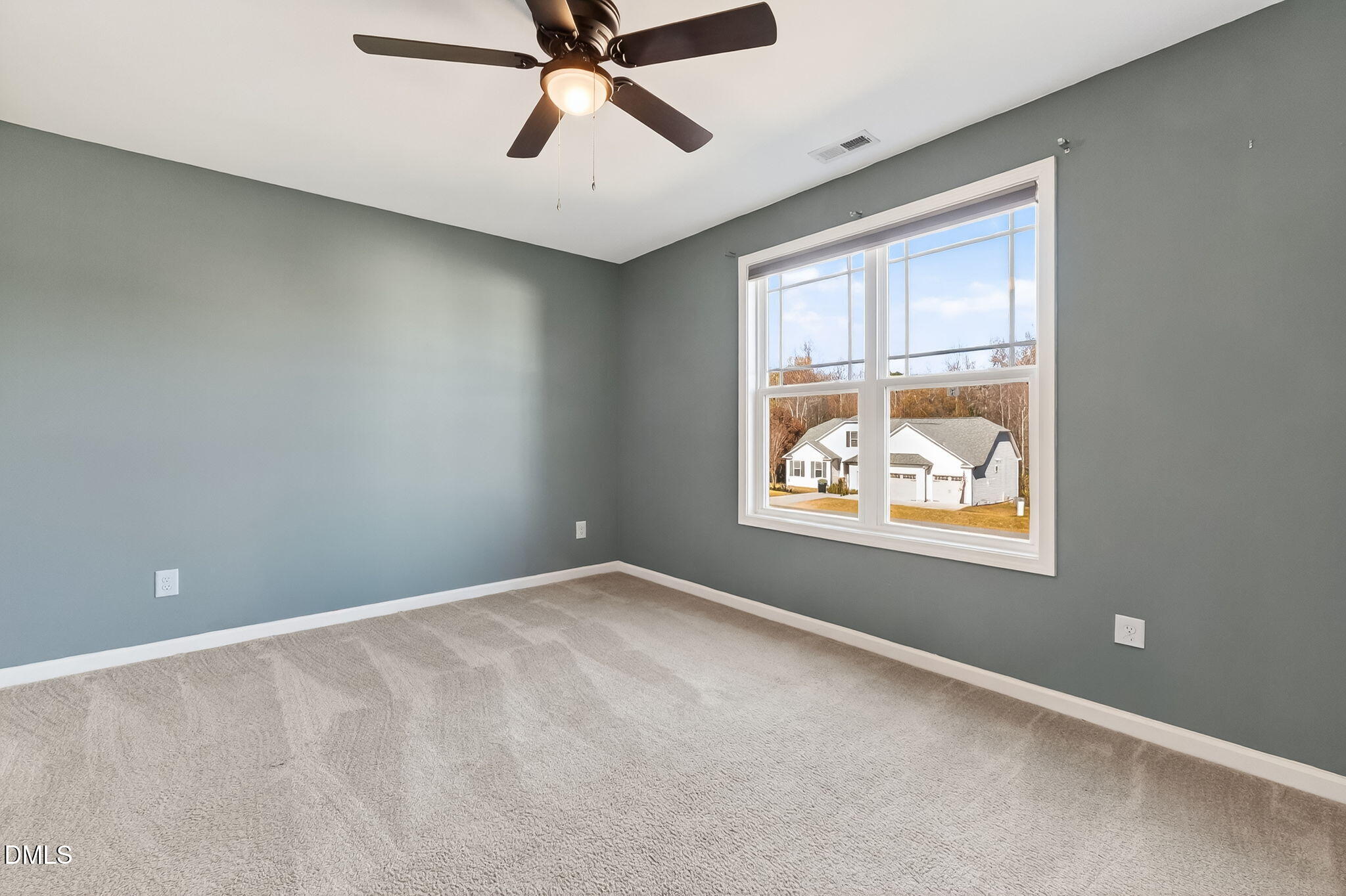 235 Highcroft Circle Benson, NC 27504 - Photo 10 of 17 6-web-or-mls-DSC07539