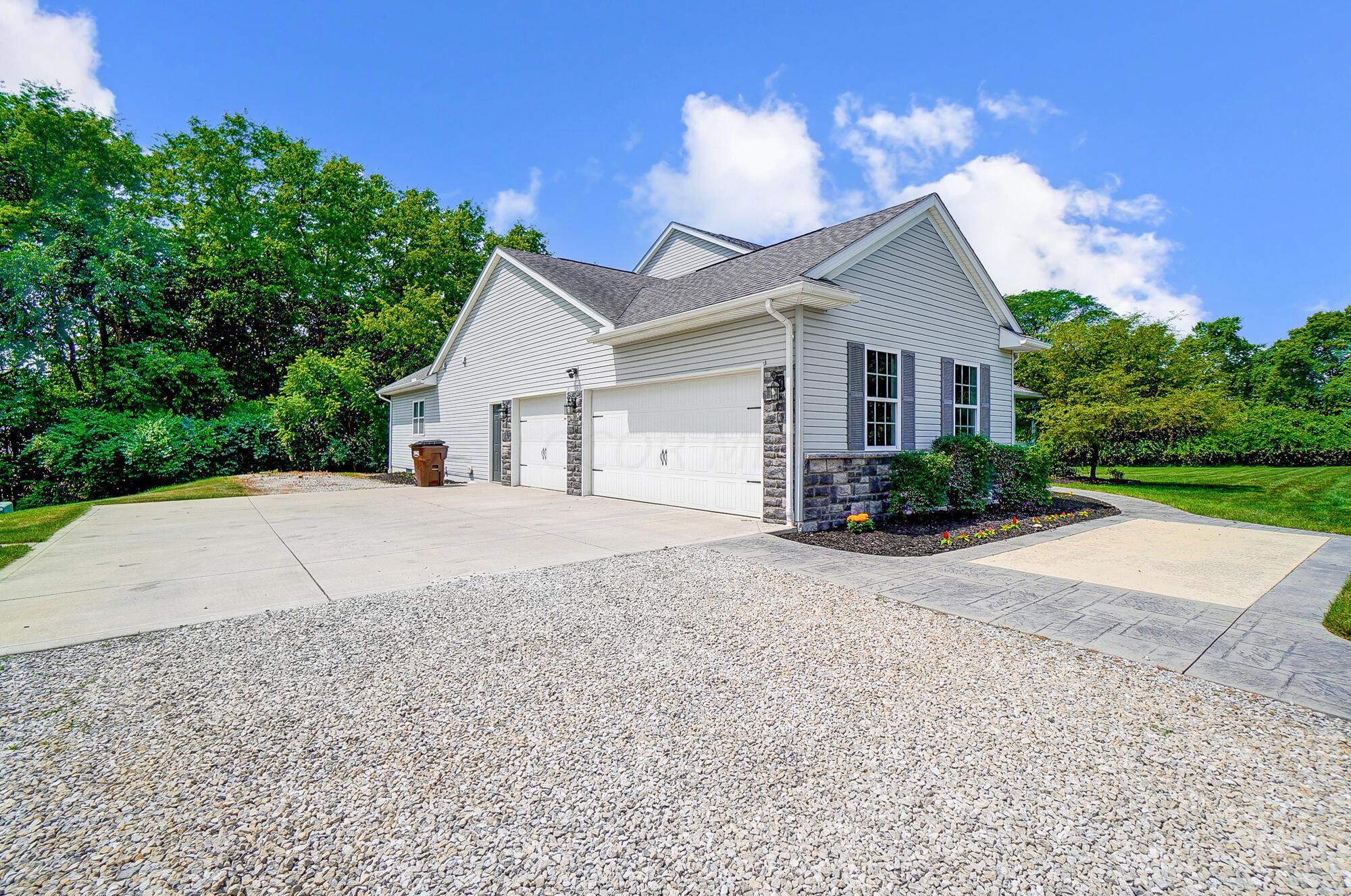 858 Myer's Glen Road Delaware, OH 43015 - Photo 8 of 58 008