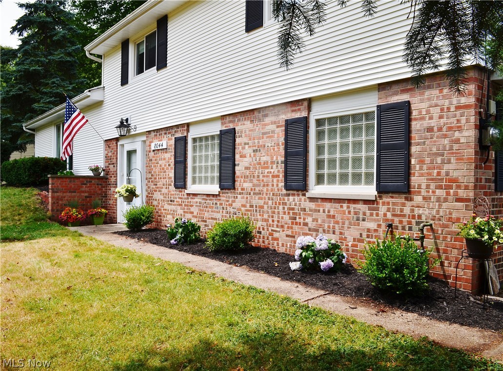 8044 Rolling Brook Road Northfield, OH 44067 - Photo 3 of 32 Gallery Image 3