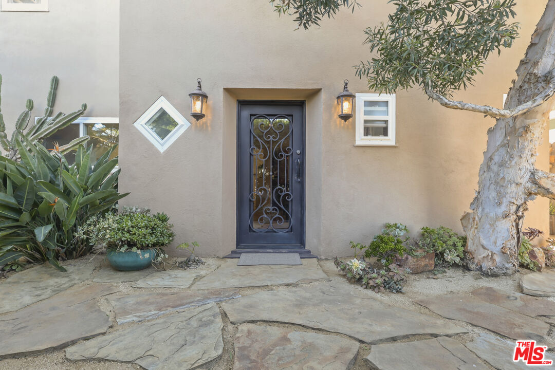 7545 Trask Avenue Playa del Rey, CA 90293 - Photo 2 of 29