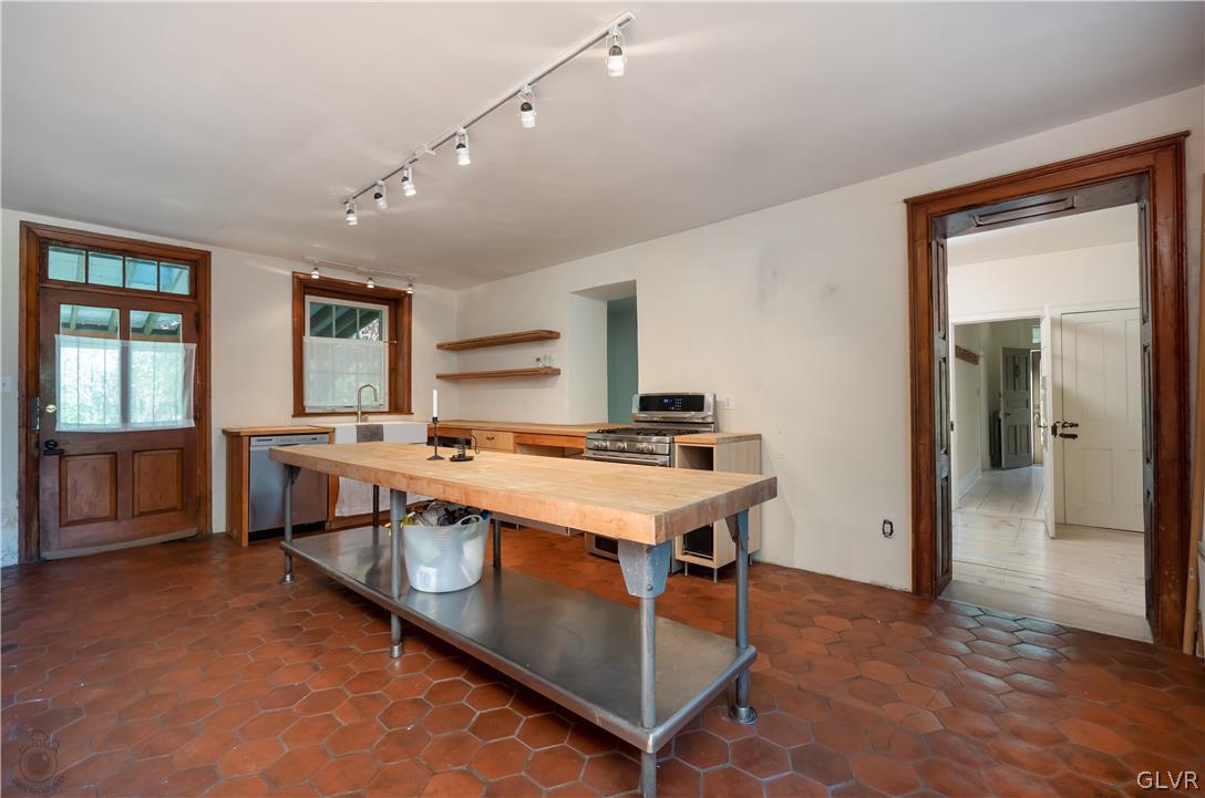 2820 Farr Road Emmaus, PA 18049 - Photo 19 of 47 Gallery Image 19