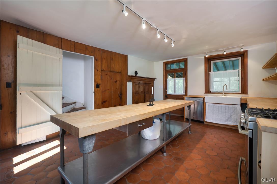 2820 Farr Road Emmaus, PA 18049 - Photo 20 of 47 Gallery Image 20