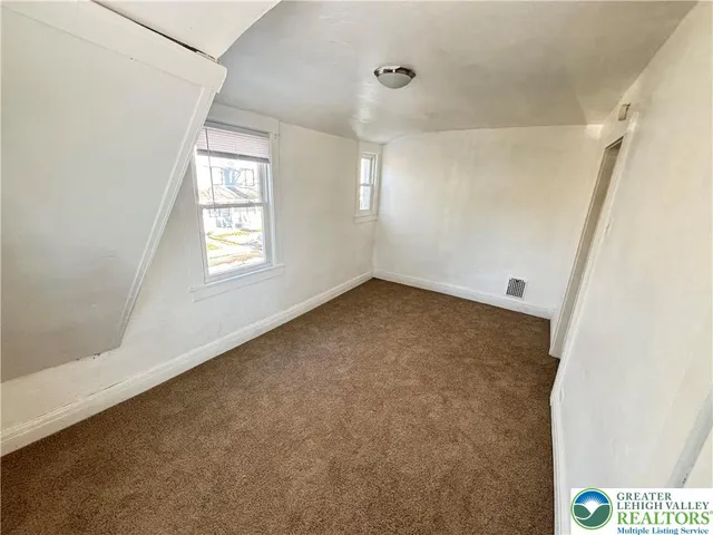 $1,750 | 526 Park Place, Bethlehem, PA 18018