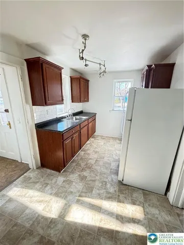 $1,750 | 526 Park Place, Bethlehem, PA 18018