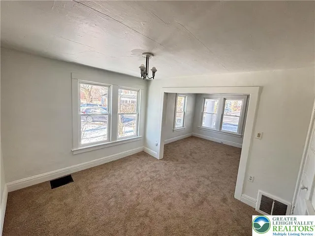 $1,750 | 526 Park Place, Bethlehem, PA 18018