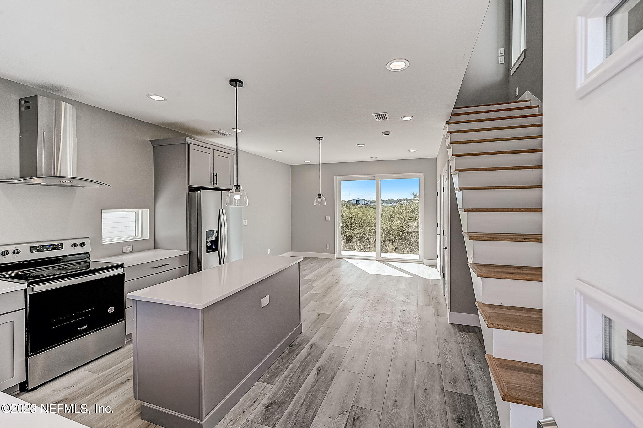 10-web-or-mls-Riberia St-010