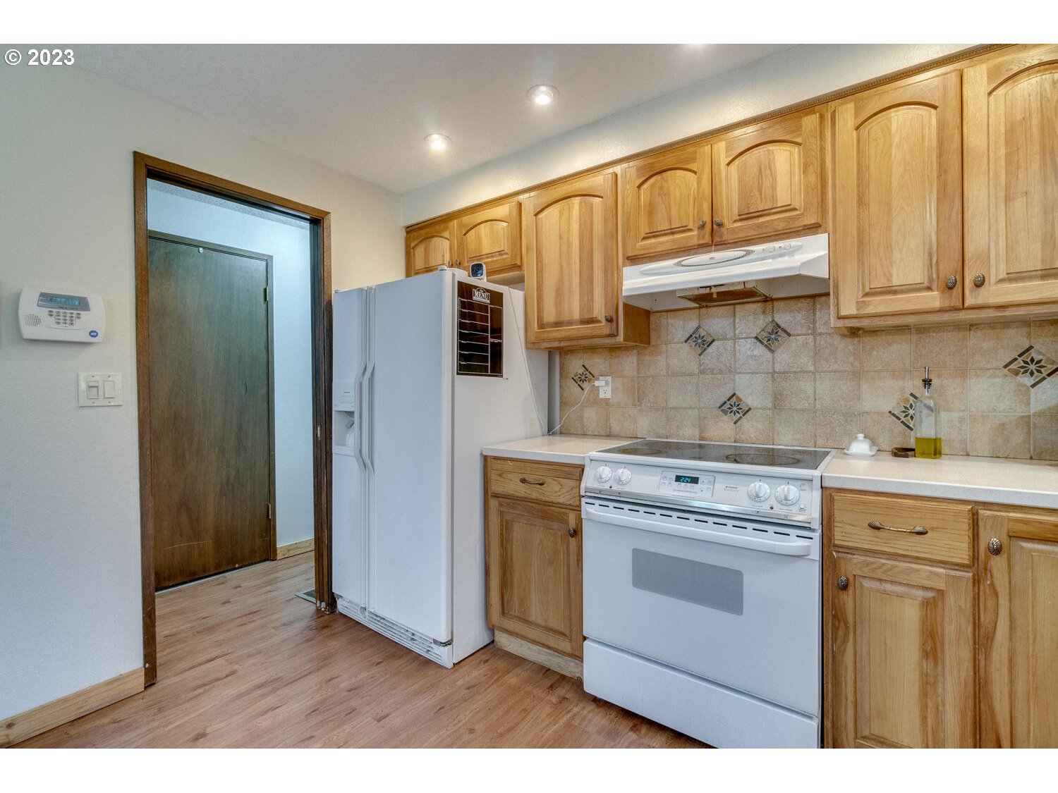 7565 Ridgewood Drive Gladstone, OR 97027 - Photo 11 of 31 Gallery Image 11