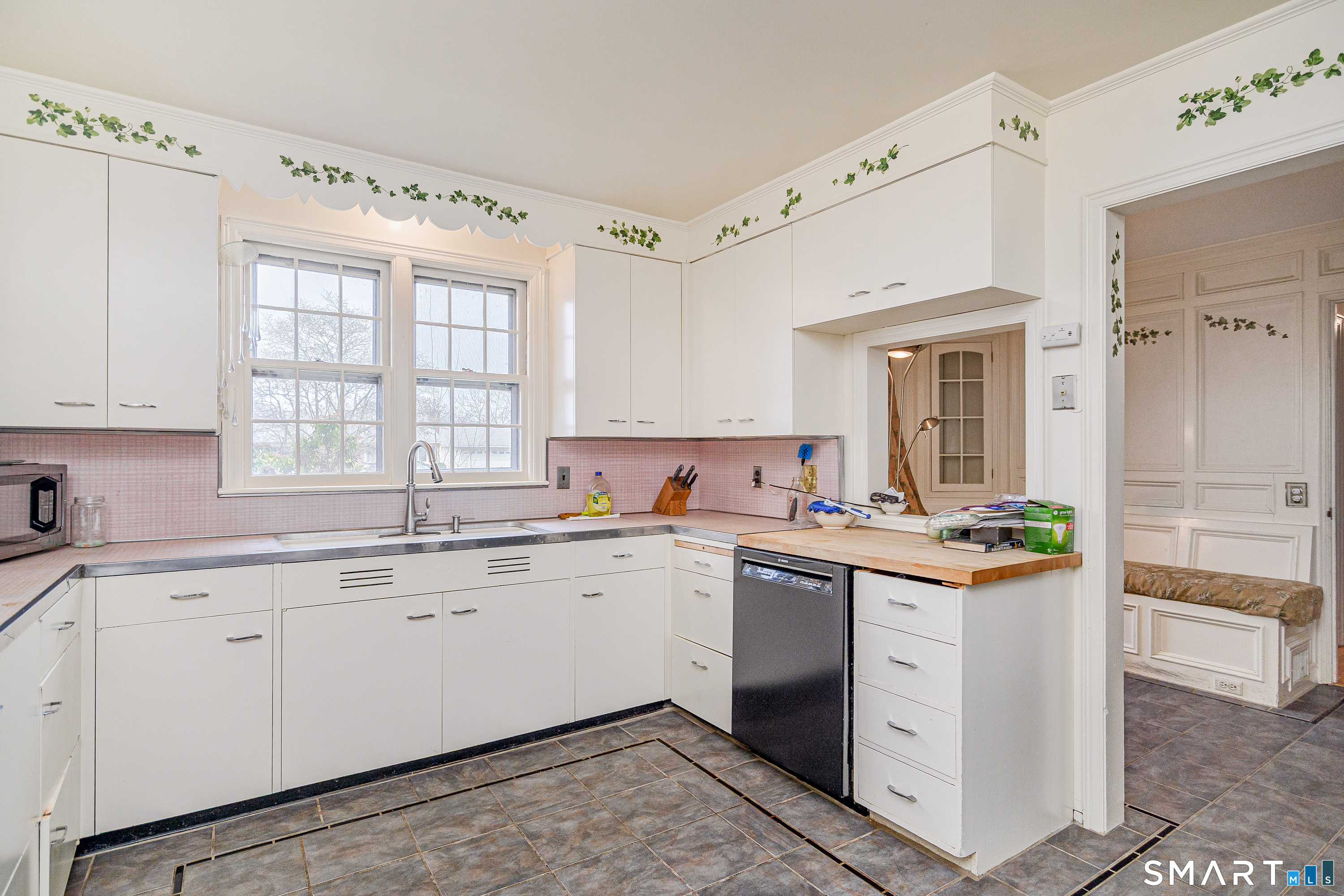 8 Crest Road Danbury, CT 06811 - Photo 14 of 34