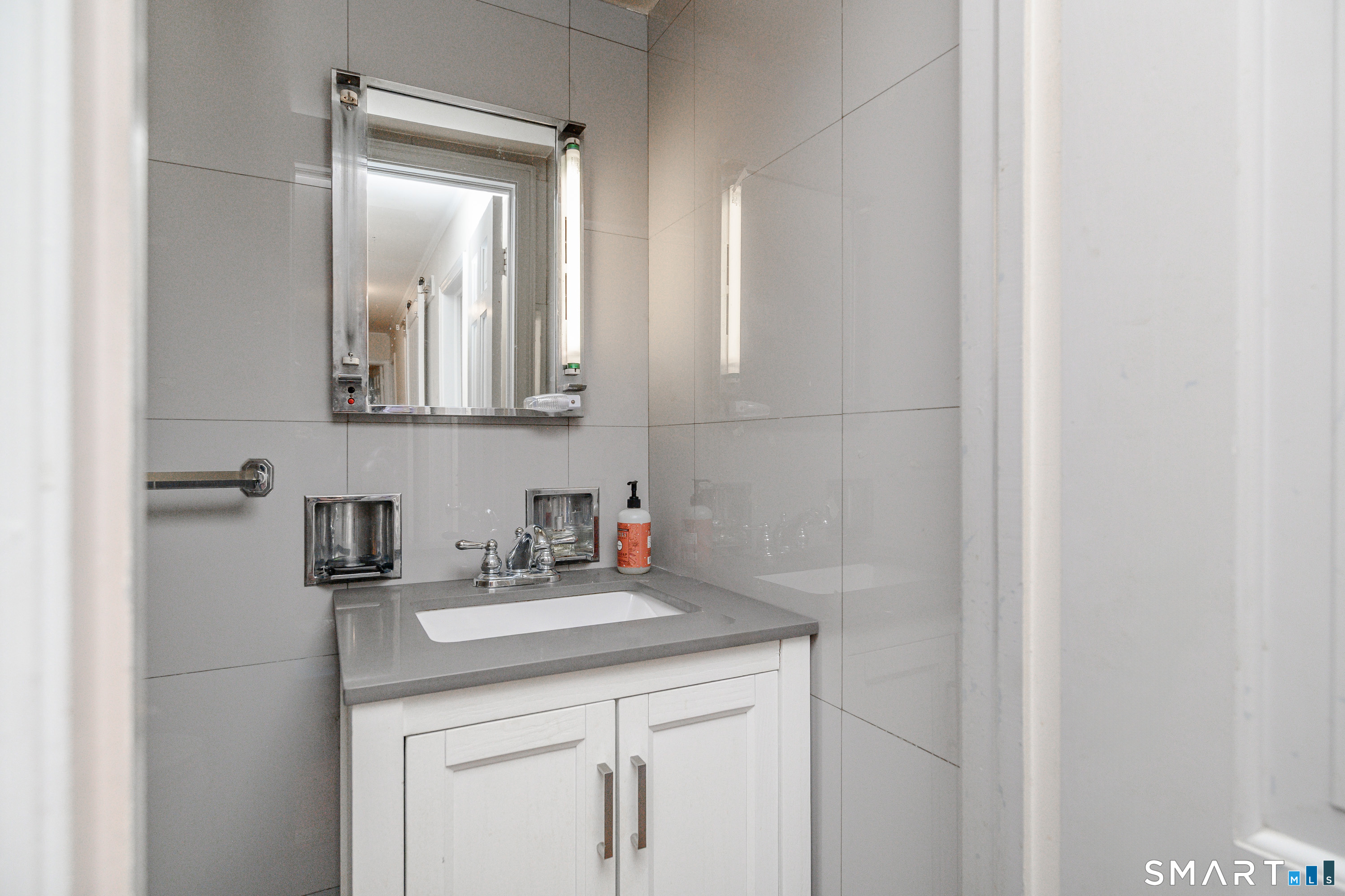 8 Crest Road Danbury, CT 06811 - Photo 20 of 34