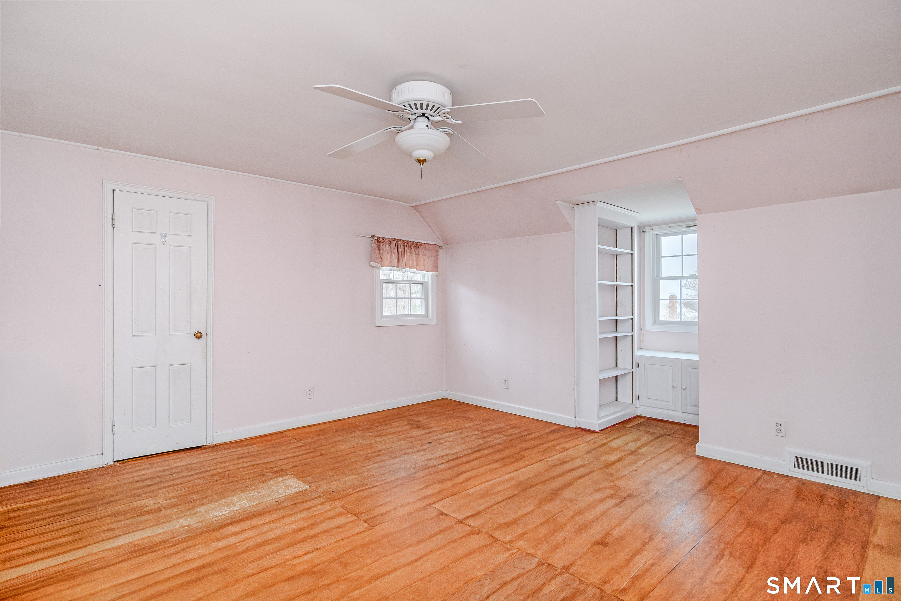 8 Crest Road Danbury, CT 06811 - Photo 24 of 34