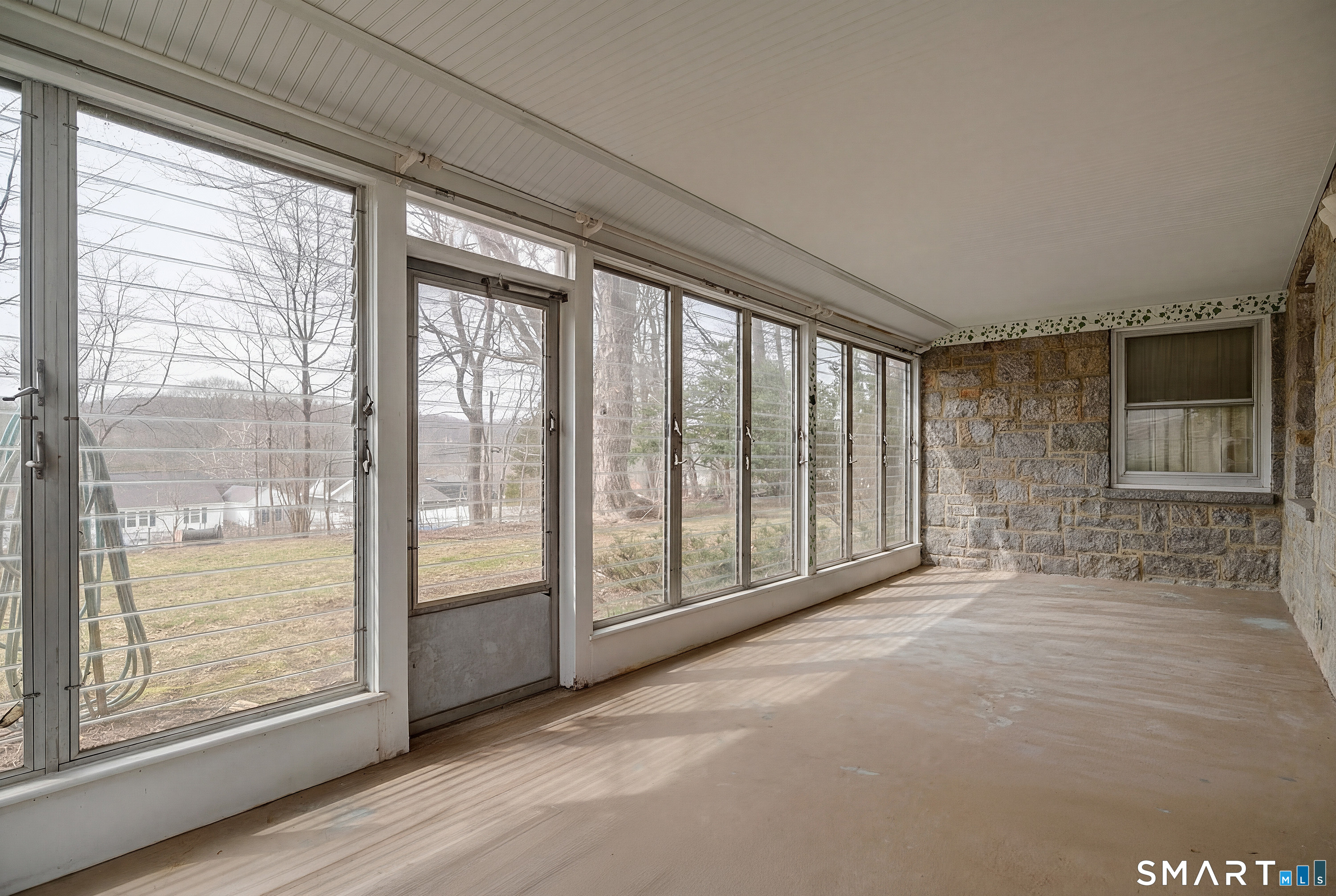 8 Crest Road Danbury, CT 06811 - Photo 8 of 34