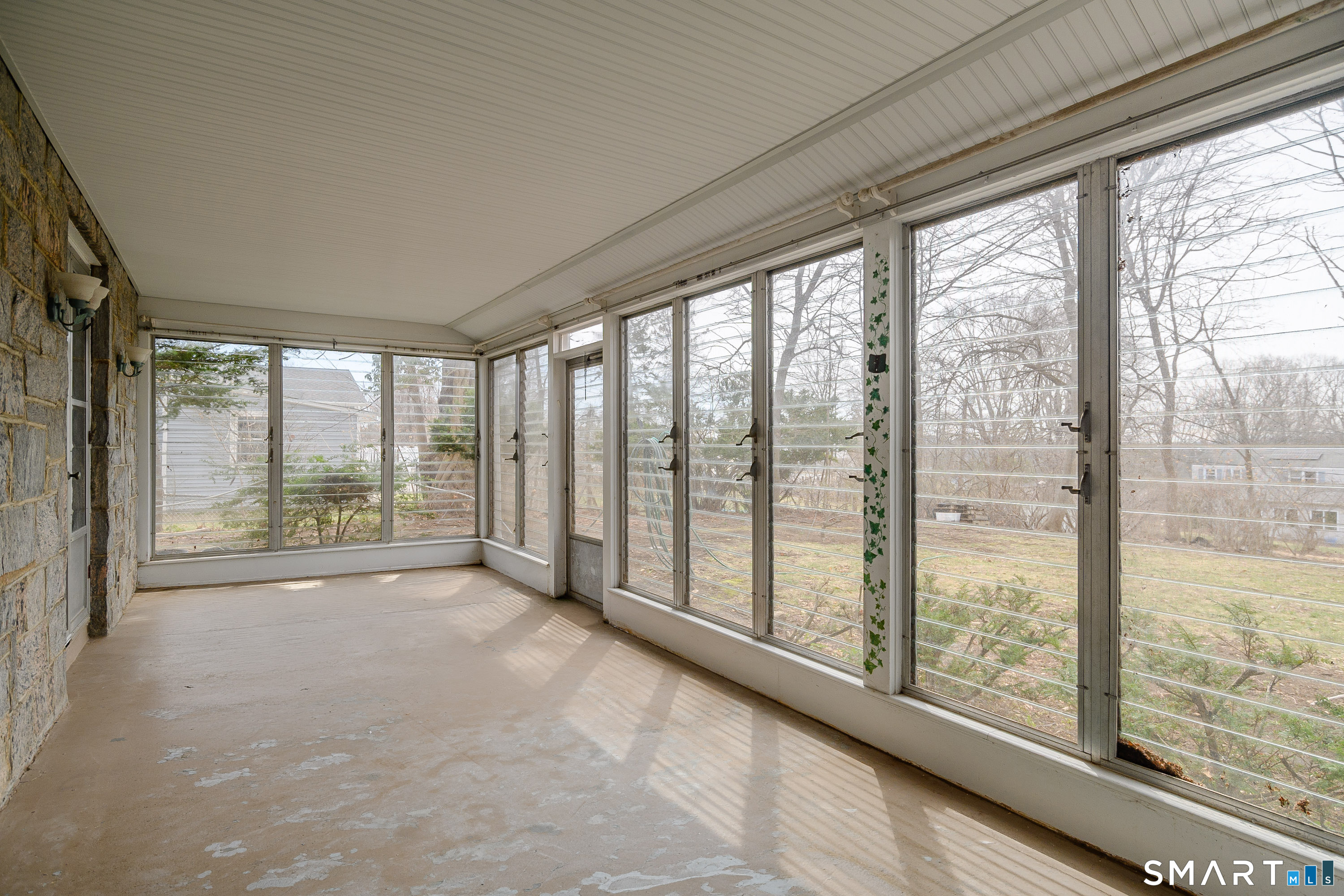 8 Crest Road Danbury, CT 06811 - Photo 9 of 34