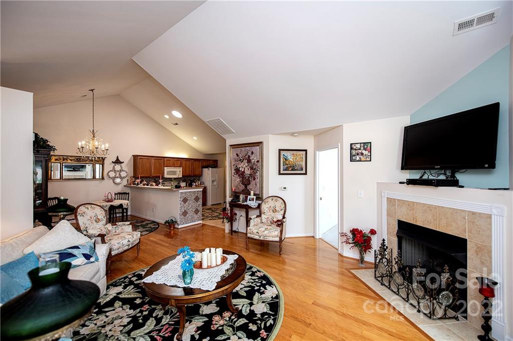 804 Ledgestone Court Tega Cay, SC 29708 - Photo 6 of 22 Gallery Image 6