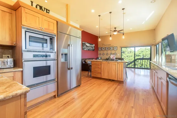 $1,399,000 | 1574 Shadow Knolls Drive, El Cajon, CA 92020