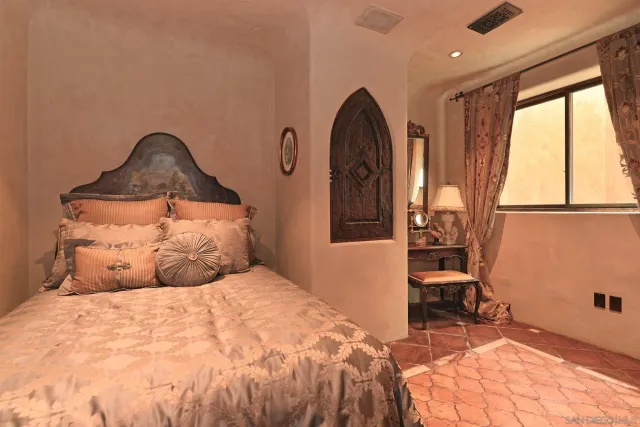 $11,950 | 7604 Country Club Drive, La Jolla, CA 92037