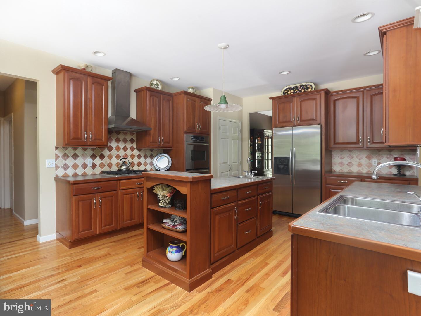 53 Streeker Road Wrightstown, NJ 08562 - Photo 8 of 25 Gallery Image 8