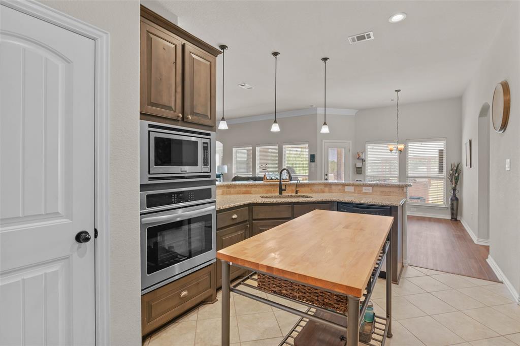 117 Heather Lane Decatur, TX 76234 - Photo 12 of 34 Gallery Image 12