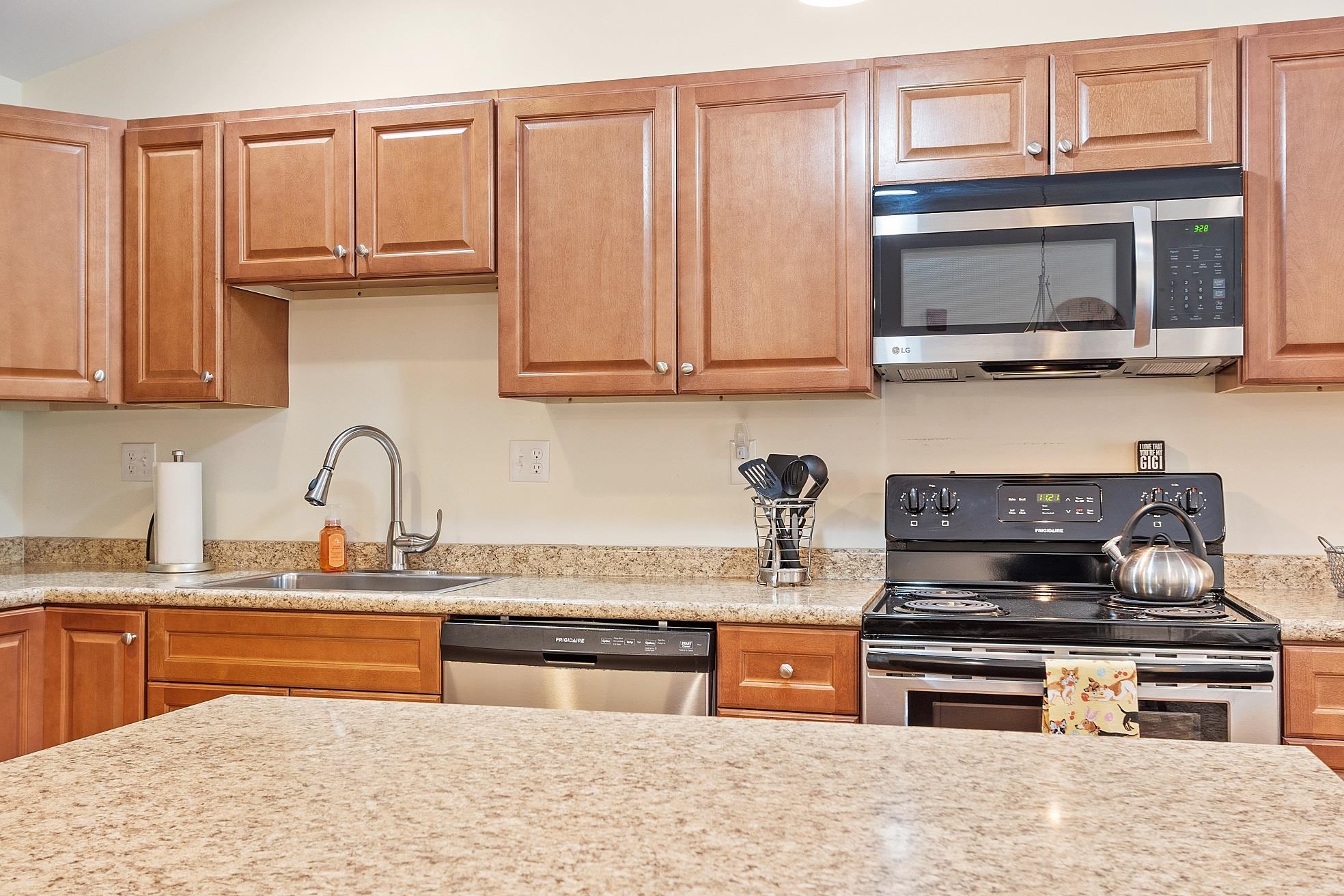 59 Cluff Road, Unit 15 Salem, NH 03079 - Photo 7 of 46 Gallery Image 7