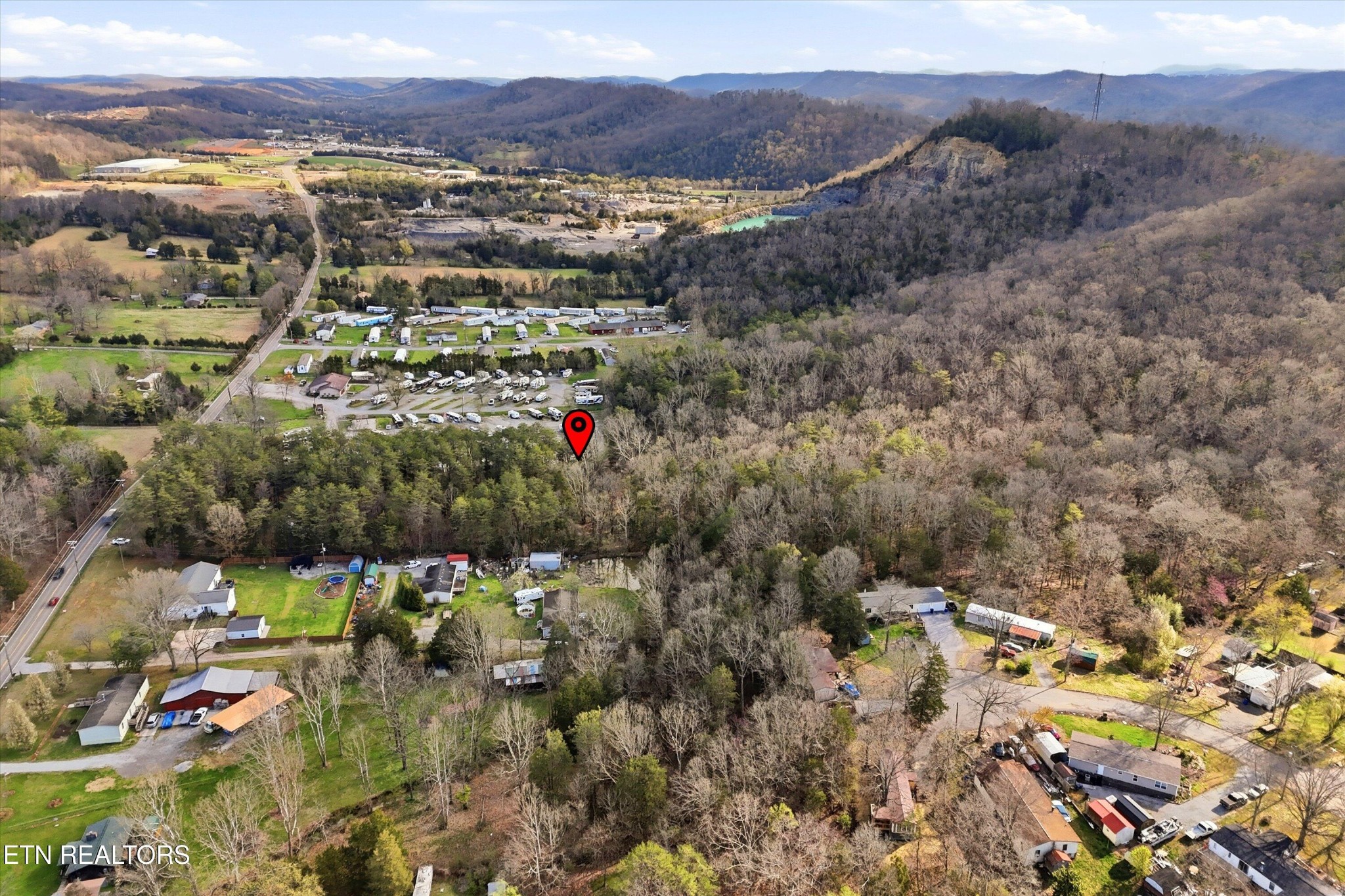 842 East Raccoon Valley Drive Heiskell, TN 37754 - Photo 8 of 17 a view of a city with mountains in the background