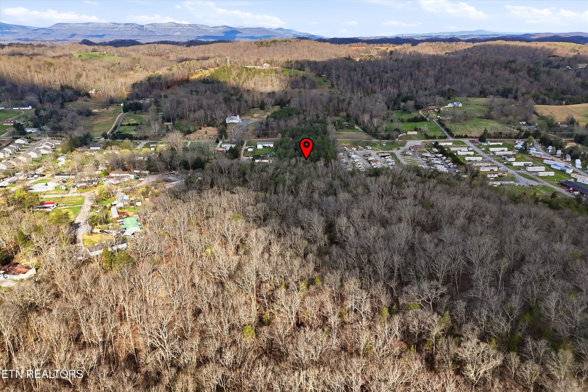 842 East Raccoon Valley Drive Heiskell, TN 37754 - Photo 10 of 17 a view of city and mountain