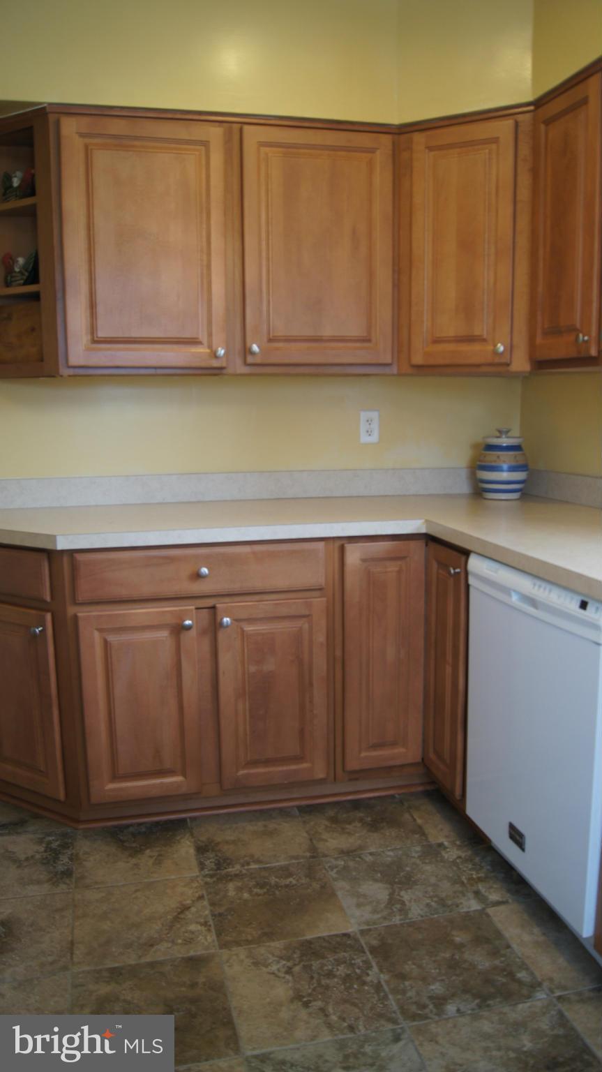 7314 Knollwood Road Baltimore, MD 21286 - Photo 15 of 30 Gas cooking
