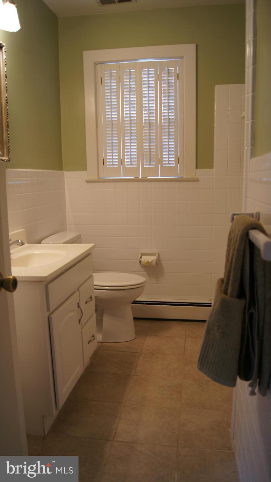 7314 Knollwood Road Baltimore, MD 21286 - Photo 16 of 30 Full bath on left side of house recently renovated