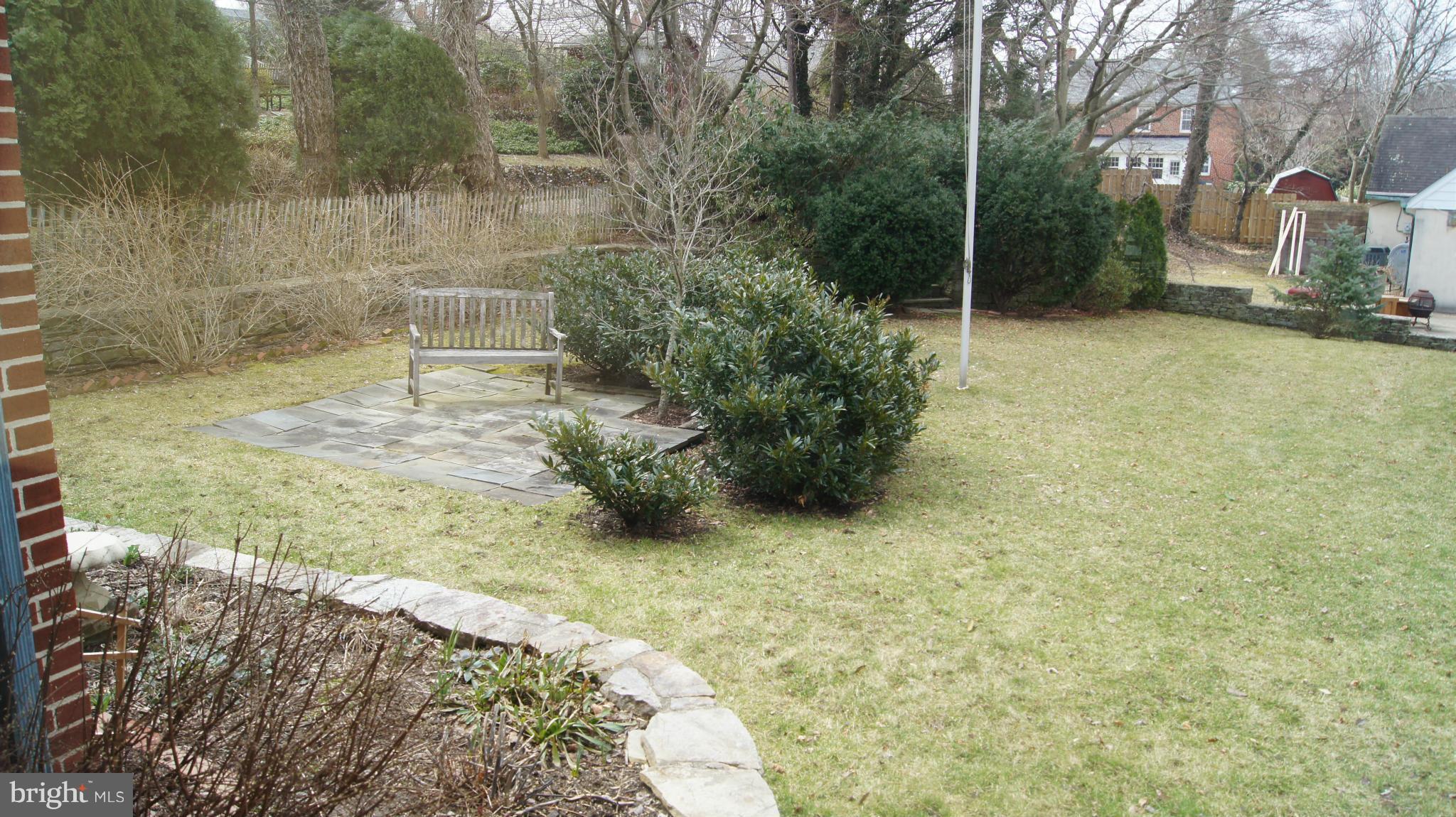 7314 Knollwood Road Baltimore, MD 21286 - Photo 3 of 30 Great level yard with patio area.