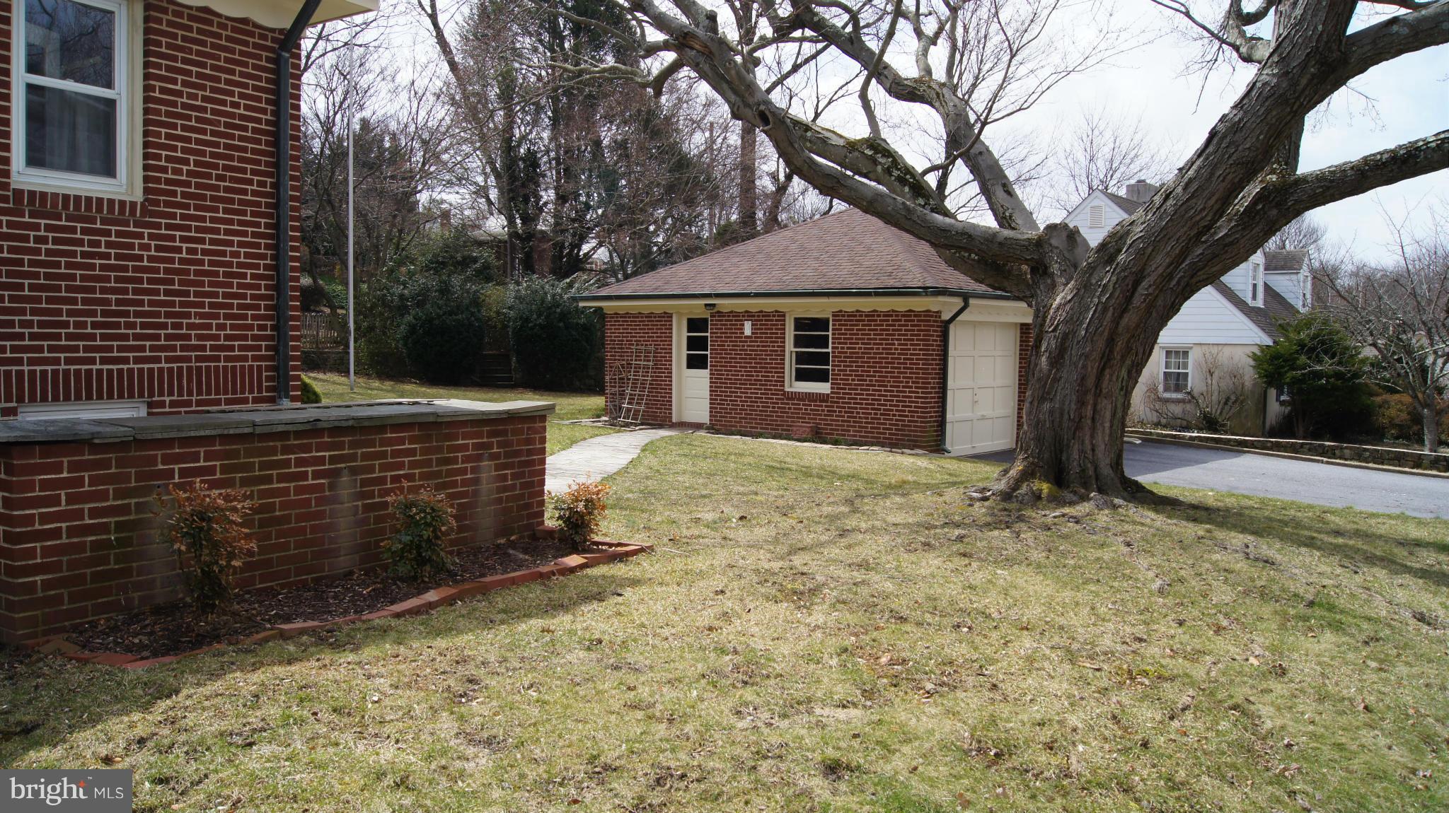 7314 Knollwood Road Baltimore, MD 21286 - Photo 25 of 30 Garage is entered from side street. Easy parking.