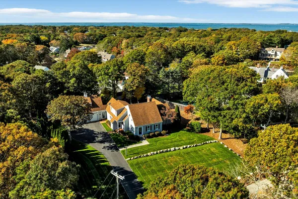 a view of a house with a big yard