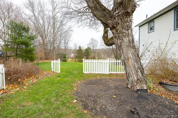 $800,000 | 2327 Salt Point Turnpike, Clinton Corners, NY 12514