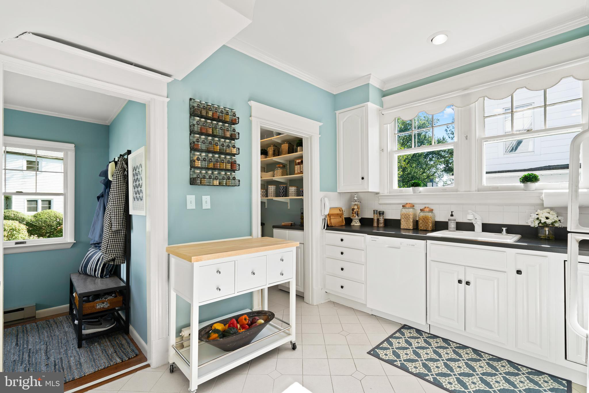 2008 Glen Ross Road Silver Spring, MD 20910 - Photo 16 of 47 MOVEABLE ISLAND CART AND SPICE RACK CONVEY