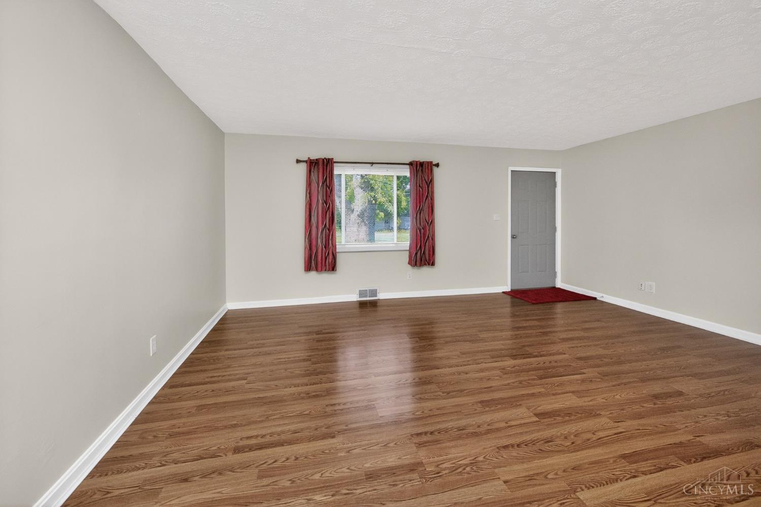 7987 West Chester Road West Chester, OH 45069 - Photo 5 of 37 Gallery Image 5