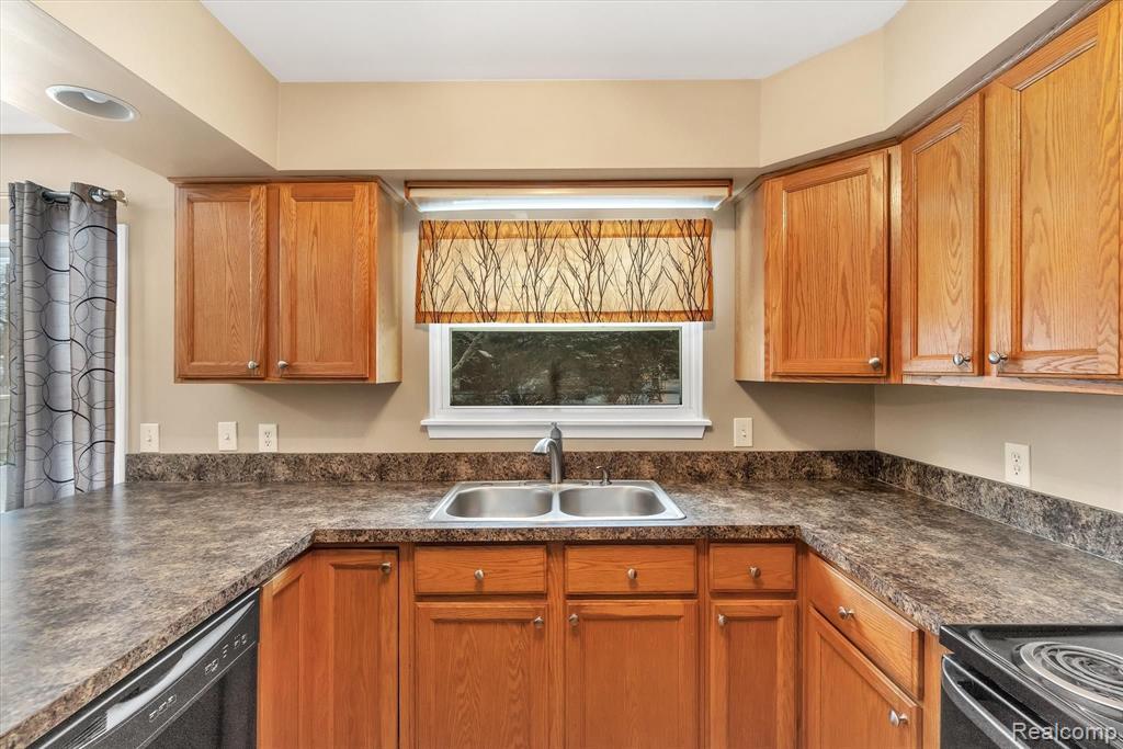 1416 West Judd Road Flint, MI 48507 - Photo 15 of 36 Gallery Image 15