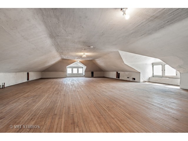 111 Broadway Avenue Wilmette, IL 60091 - Photo 21 of 25 a view of a room with wooden floor