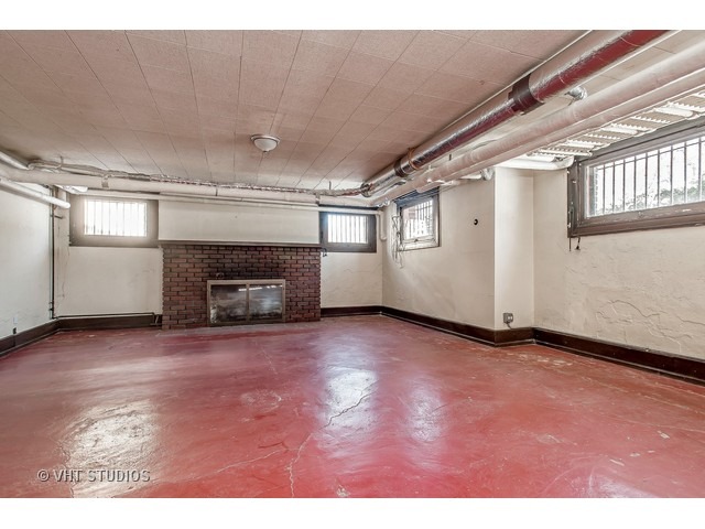 111 Broadway Avenue Wilmette, IL 60091 - Photo 23 of 25 a view of empty room with wooden floor