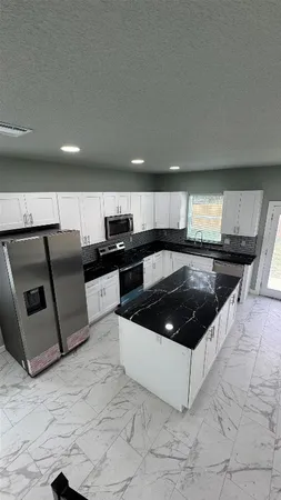 $1,700 | 121 South 10th Street, Unit A, Conroe, TX 77301