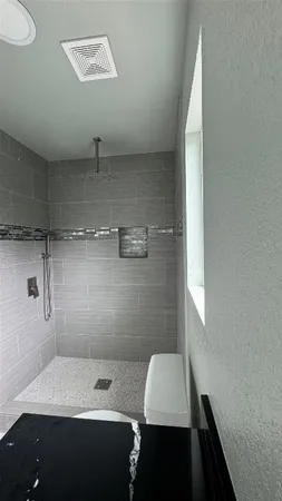$1,700 | 121 South 10th Street, Unit A, Conroe, TX 77301