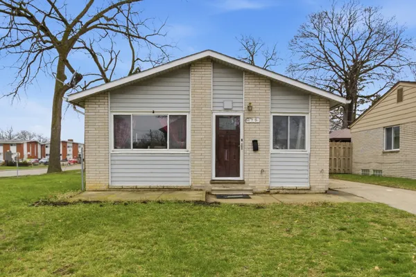 $170,000 | 170 Beyne Street, Mount Clemens, MI 48043