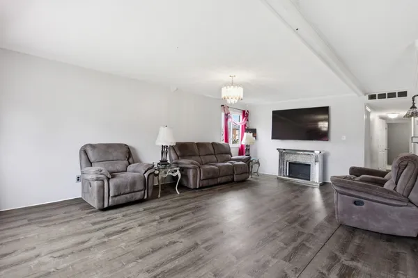 $170,000 | 170 Beyne Street, Mount Clemens, MI 48043